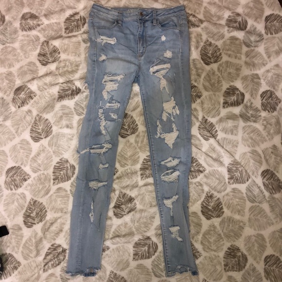 Light wash Distressed Denim Jeans - Picture 2 of 8